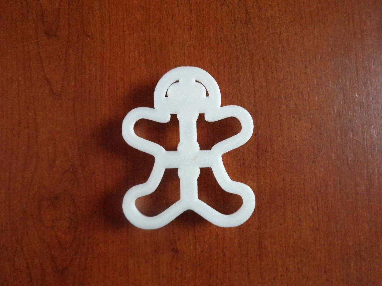 Gingerbread man cookie cutter 4 3D printed PLA approximately 7 x 5.7 x 1 cm – photo 2